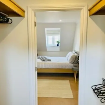 Modern Town House In Cotswolds - 3 Double Bedrooms Witney Exterior photo