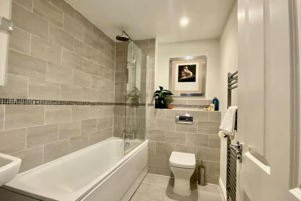 Holiday home Modern Town House In Cotswolds - 3 Double Bedrooms Witney