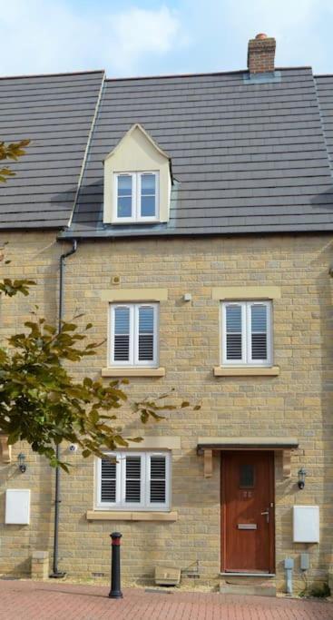 Modern Town House In Cotswolds - 3 Double Bedrooms * Witney