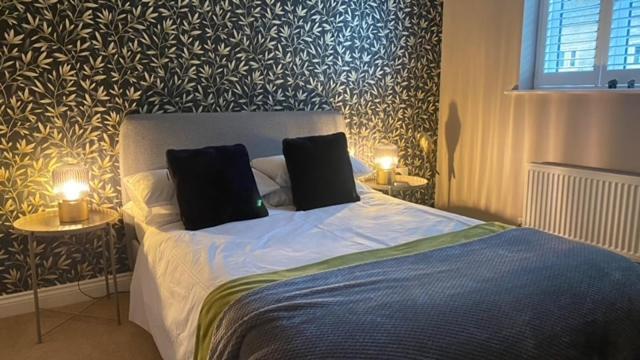 Holiday home Modern Town House In Cotswolds - 3 Double Bedrooms Witney