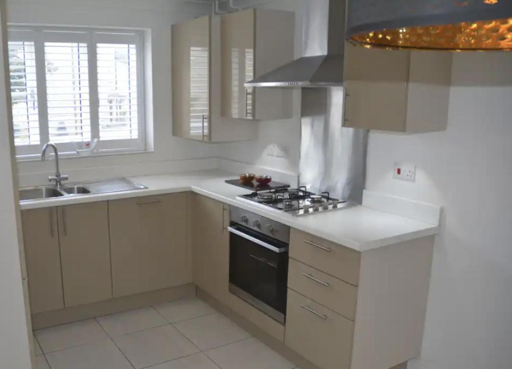 Holiday home Modern Town House In Cotswolds - 3 Double Bedrooms Witney
